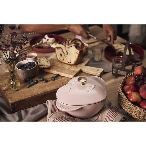 Staub Dutch Oven Heart 1.75L Pink Peony Staub Staub Dutch Oven Heart 1.75L Pink Peony Staub