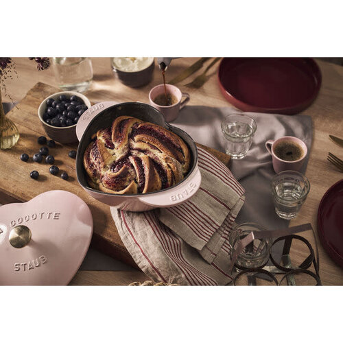 Staub Dutch Oven Heart 1.75L Pink Peony Staub Staub Dutch Oven Heart 1.75L Pink Peony Staub