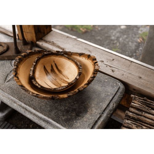 Matthews Studio Bowl Bark Red Maple 17 Inch Matthews Studio Bowl Bark Red Maple 17 Inch
