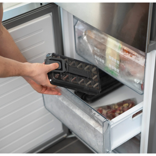 Zyliss Zyliss Press & Pull Ice Cube Tray Zyliss Zyliss Press & Pull Ice Cube Tray