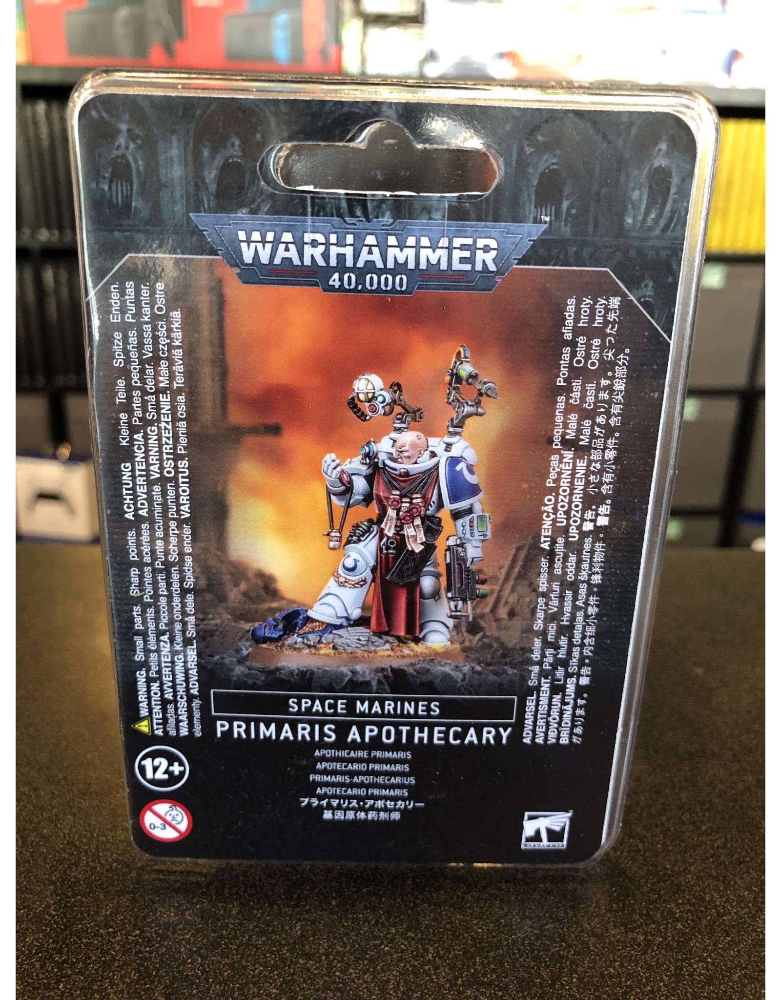 Warhammer 40K Apothecary