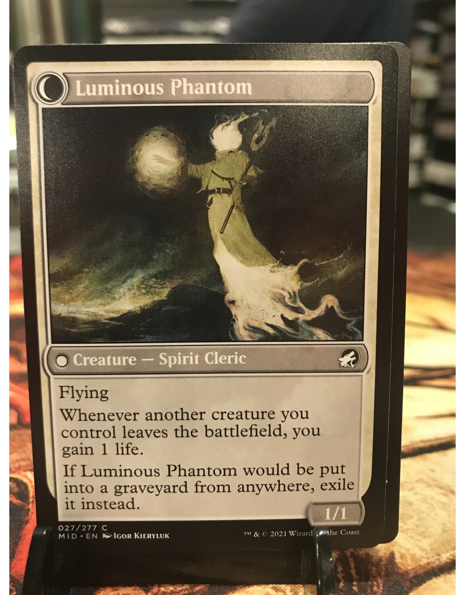 Magic Lunarch Veteran // Luminous Phantom  (MID)