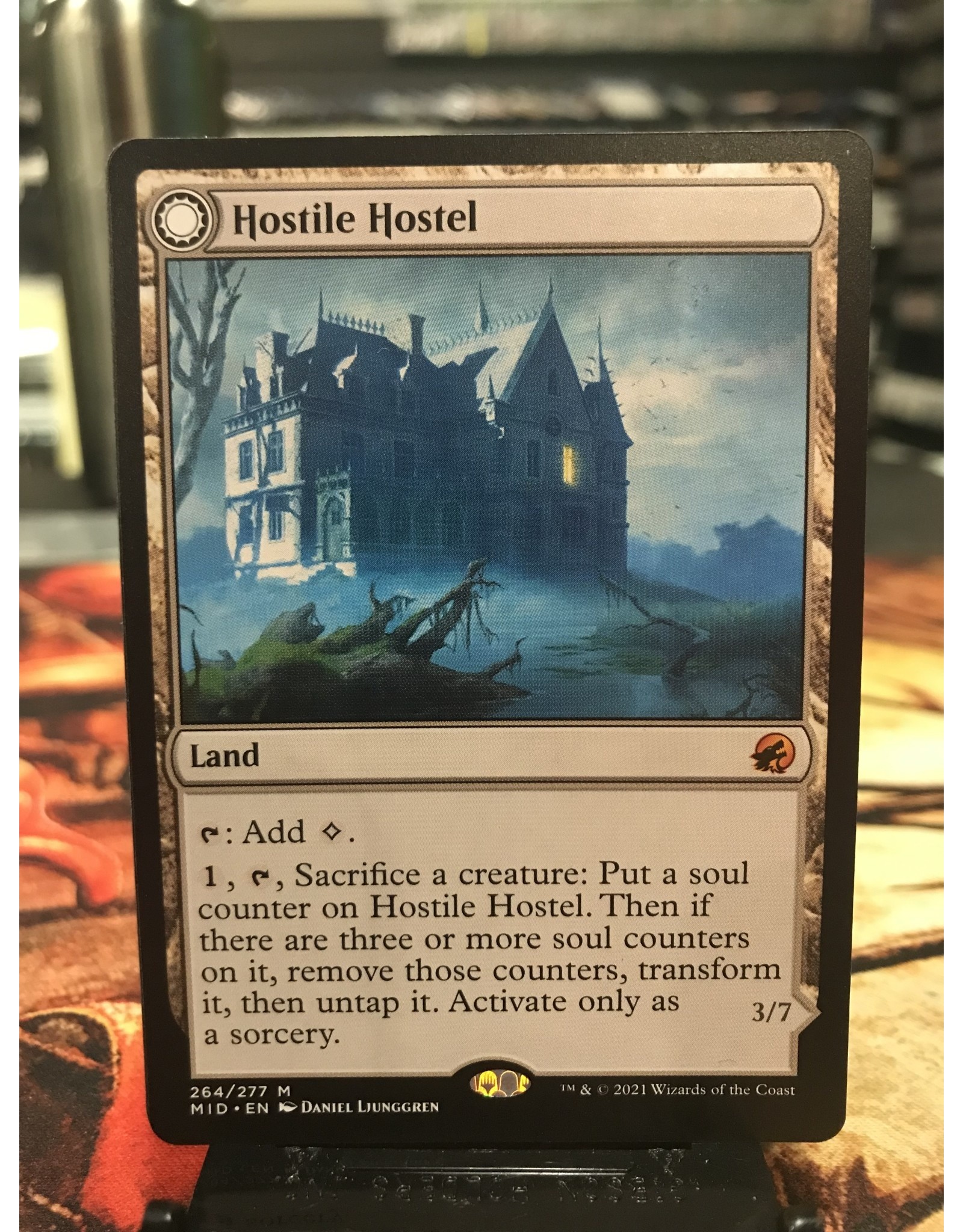 Magic Hostile Hostel // Creeping Inn  (MID)