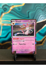 Sylveon  040/131