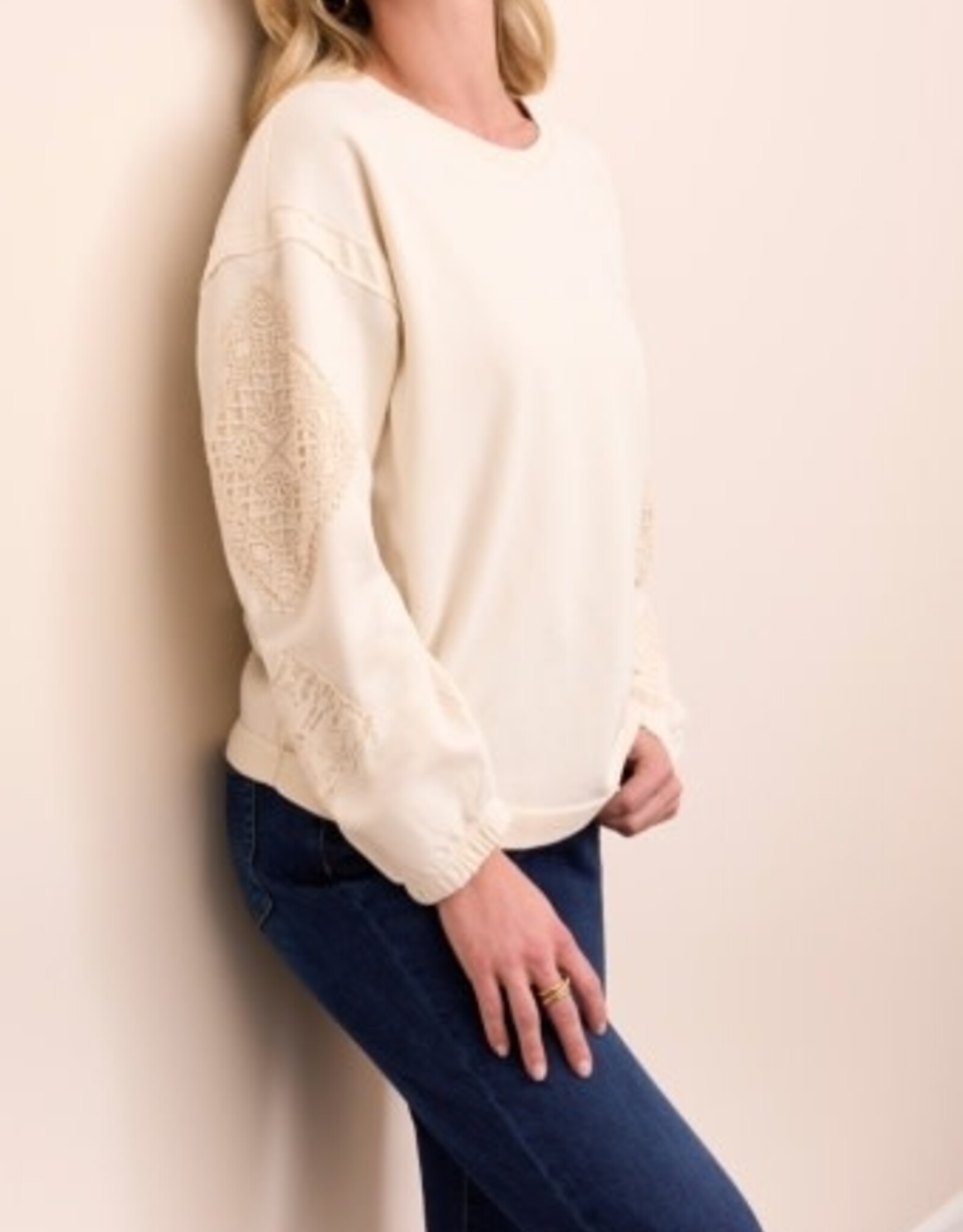Tribal CREW NECK APPLIQUE DTL  W/SPECIAL WASH-CREAM