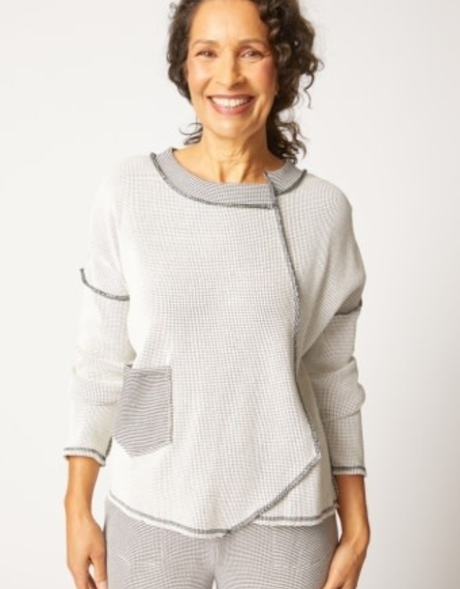 Habitat Clothes to Live In OPPOSITES ATTRACT INSIDE OUT PULLOVER F25H