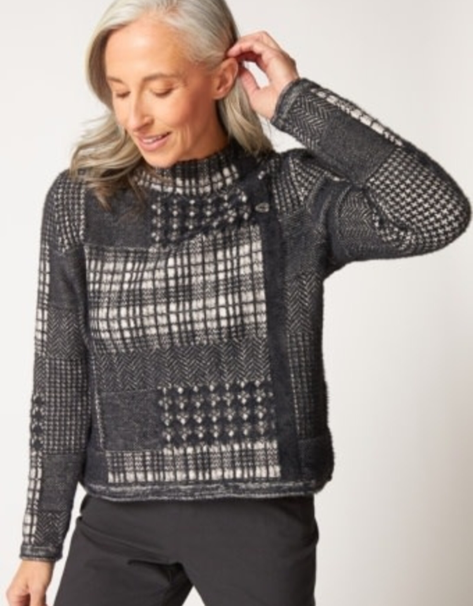 Habitat Clothes to Live In PLAID PATCHWORK PULLOVER F25H