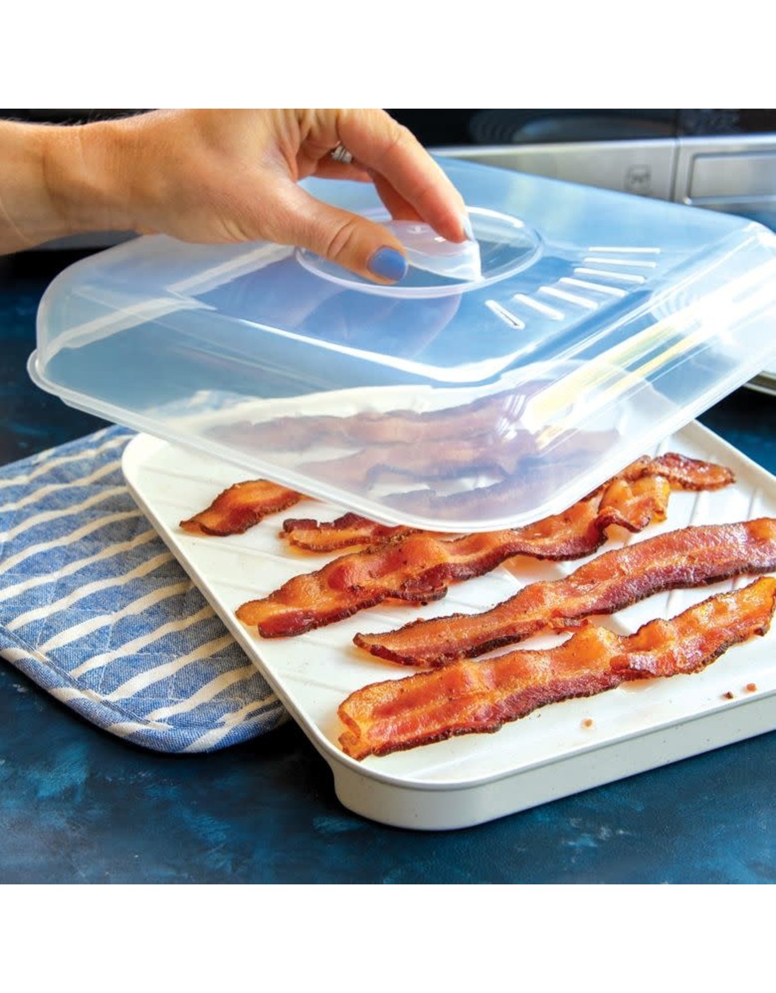 Nordic Ware Medium Slanted Bacon Tray w/ Lid