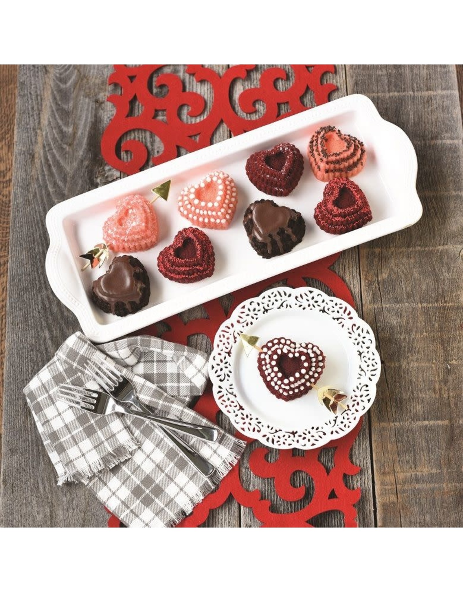 Nordic Ware Nordic Ware Tiered Heart Cakelet Pan