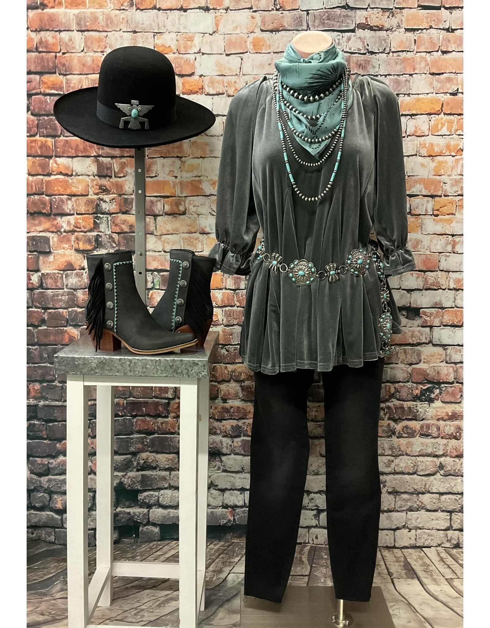 Tustin 3/4 Ruffle Cuffed Sleeve Top with Hi-Lo Hem