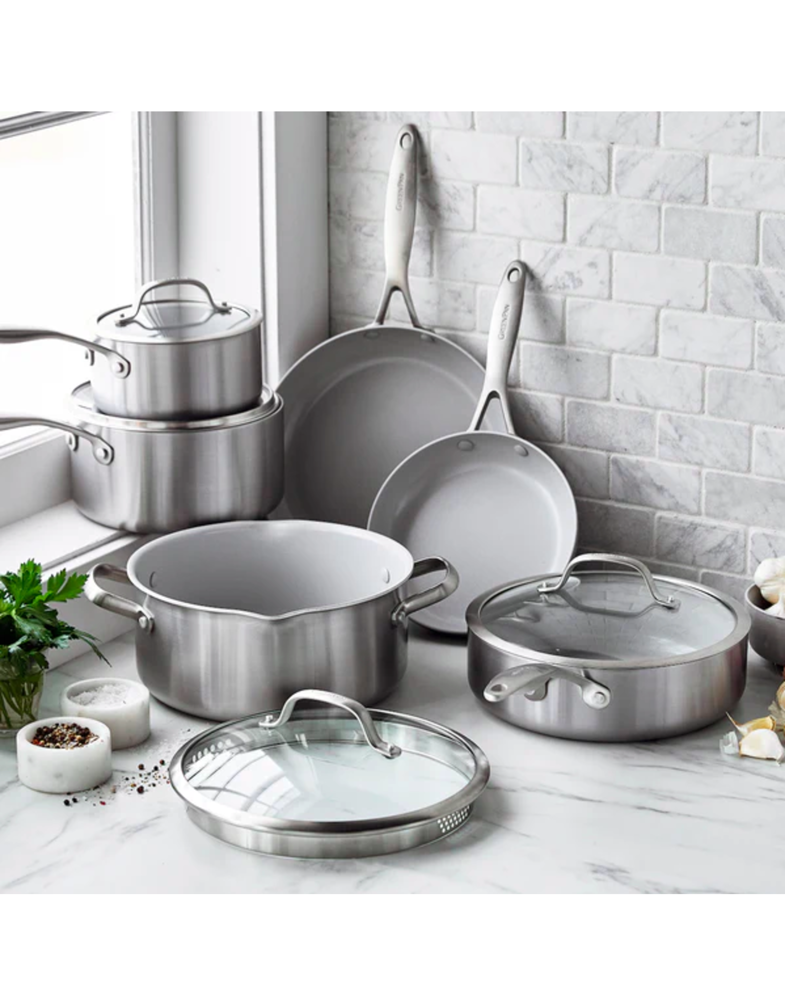 Ceramic Nonstick Cookware: Sets, Pots and Pans