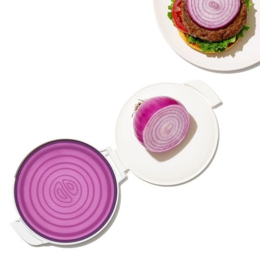 https://cdn.shoplightspeed.com/shops/635781/files/56590797/oxo-oxo-cut-and-keep-silicone-onion-saver.jpg