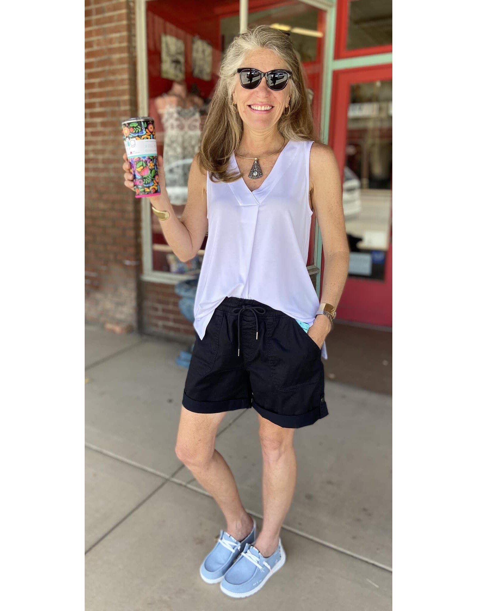 Mid Rise Relaxed Fit Short