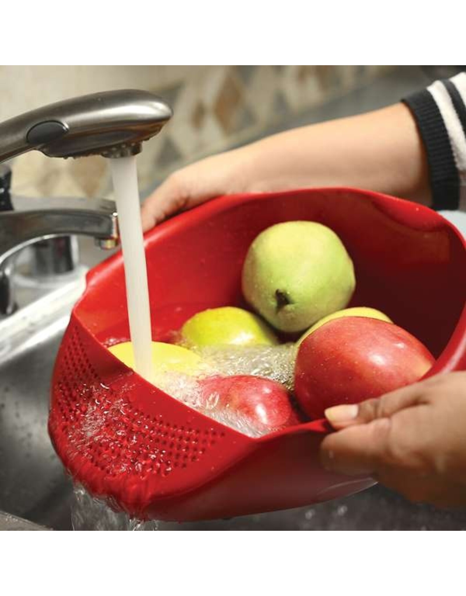Serving Bowl With Strainer