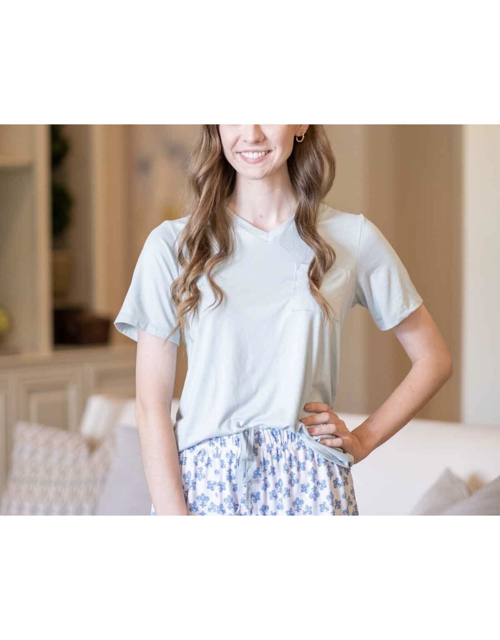 The Royal Standard Highlands V-Neck Pocket Tee in Sky