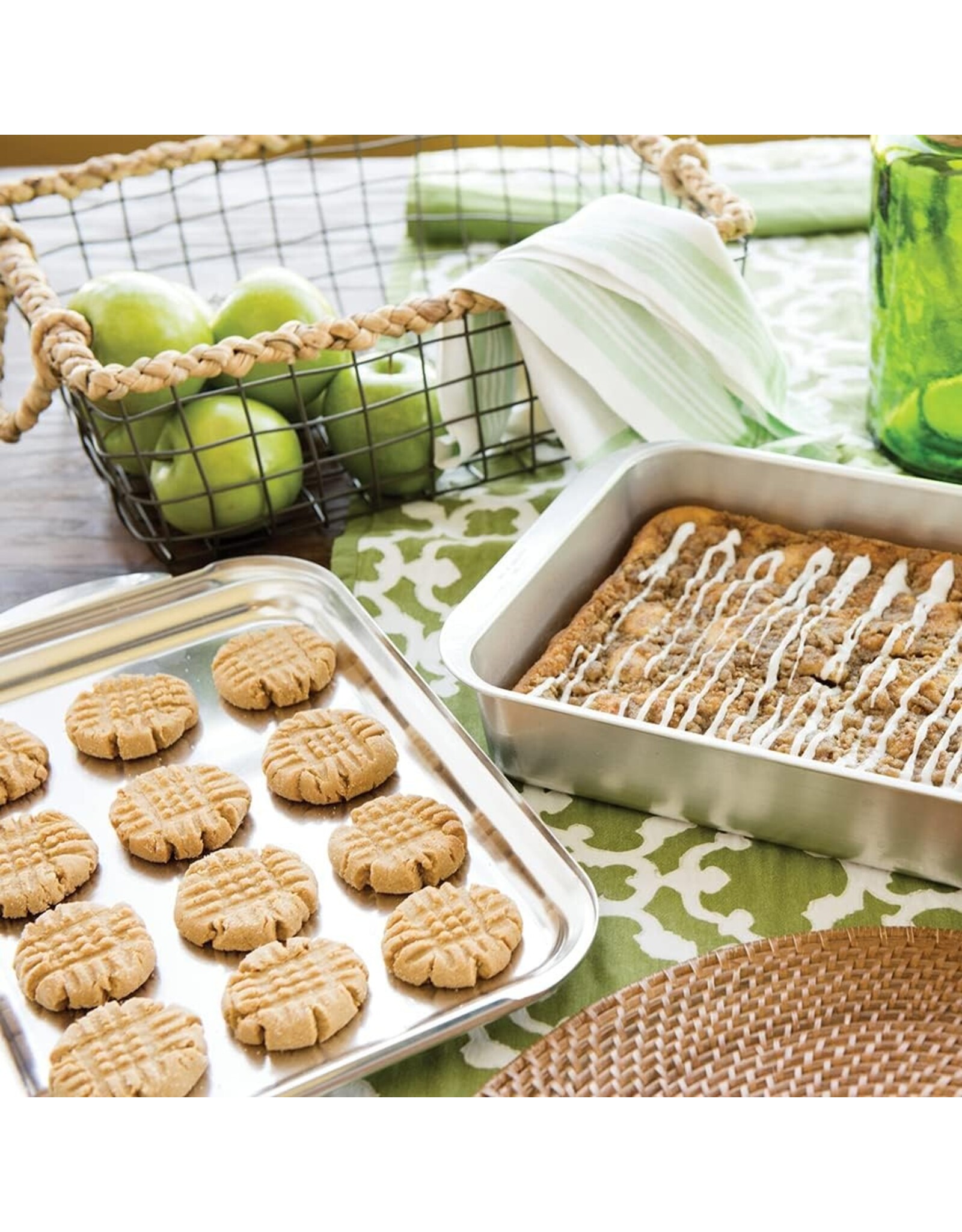 Nordic Ware Nordic Ware Classic 9” X 13” Metal Covered Baking Pan