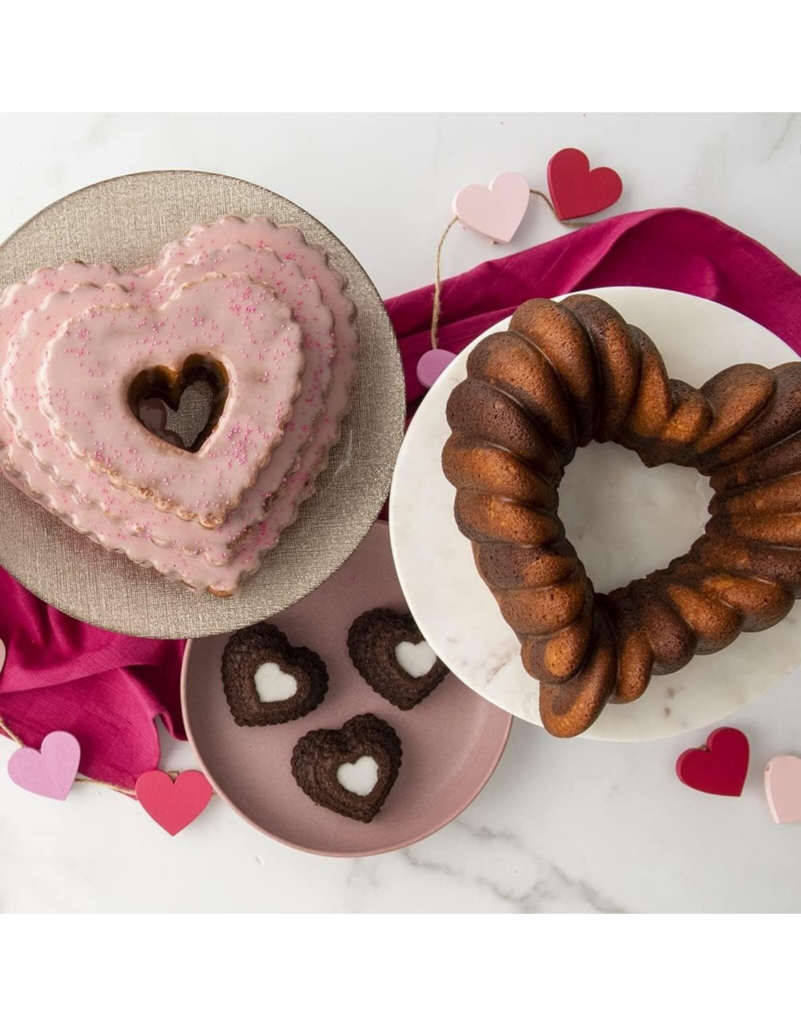 Nordic Ware Nordic Ware Tiered Heart Cakelet Pan