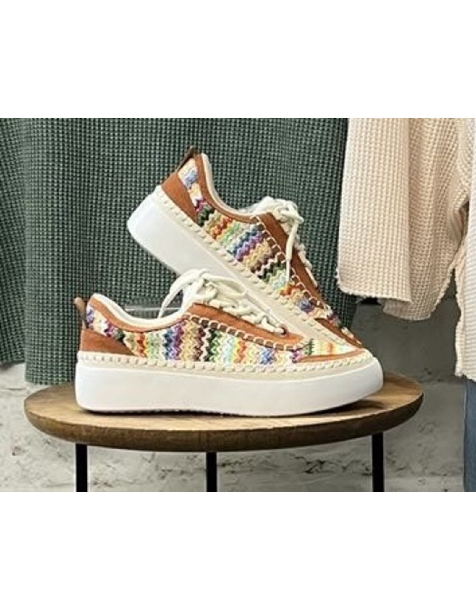 Sally Sneaker