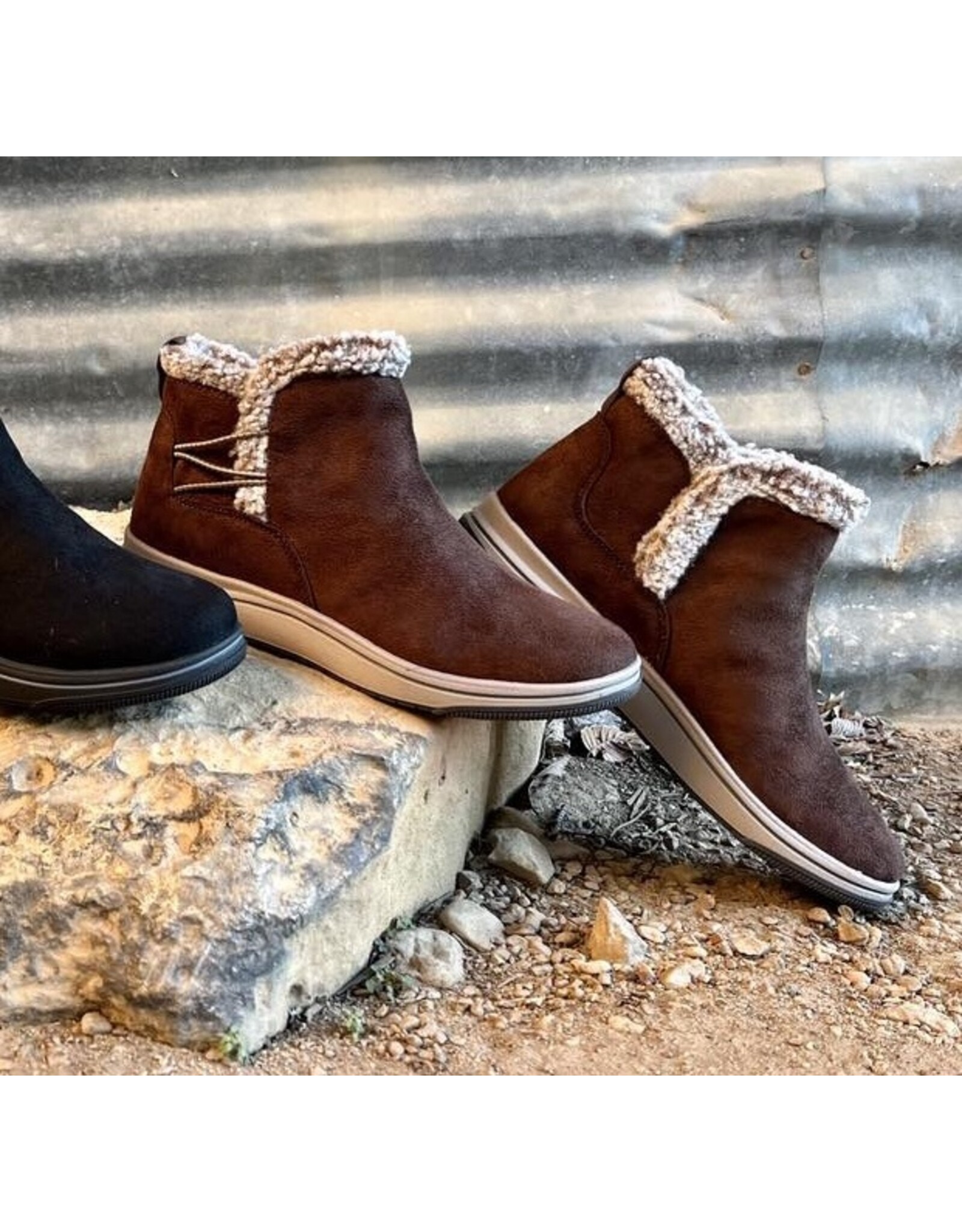 Clarks Clarks Breeze Fur Dark Brown Bootie