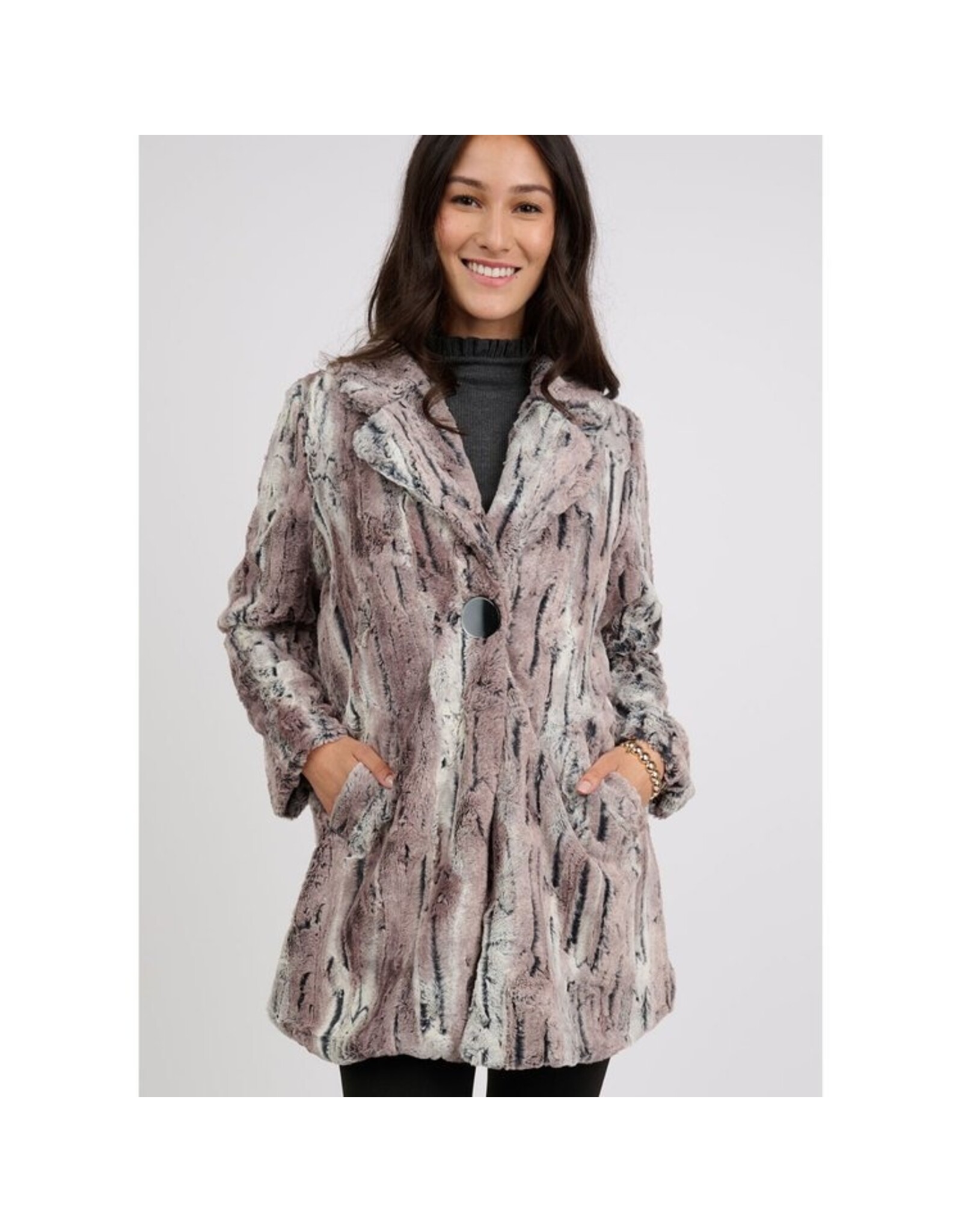 Ivy Jane Ivy Jane Faux Mountain Fox Coat