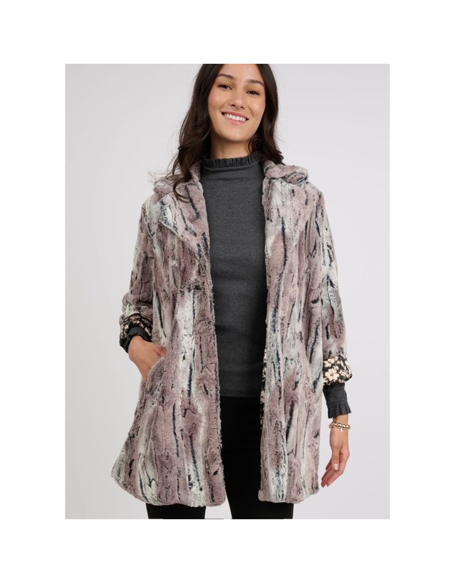 Ivy Jane Ivy Jane Faux Mountain Fox Coat