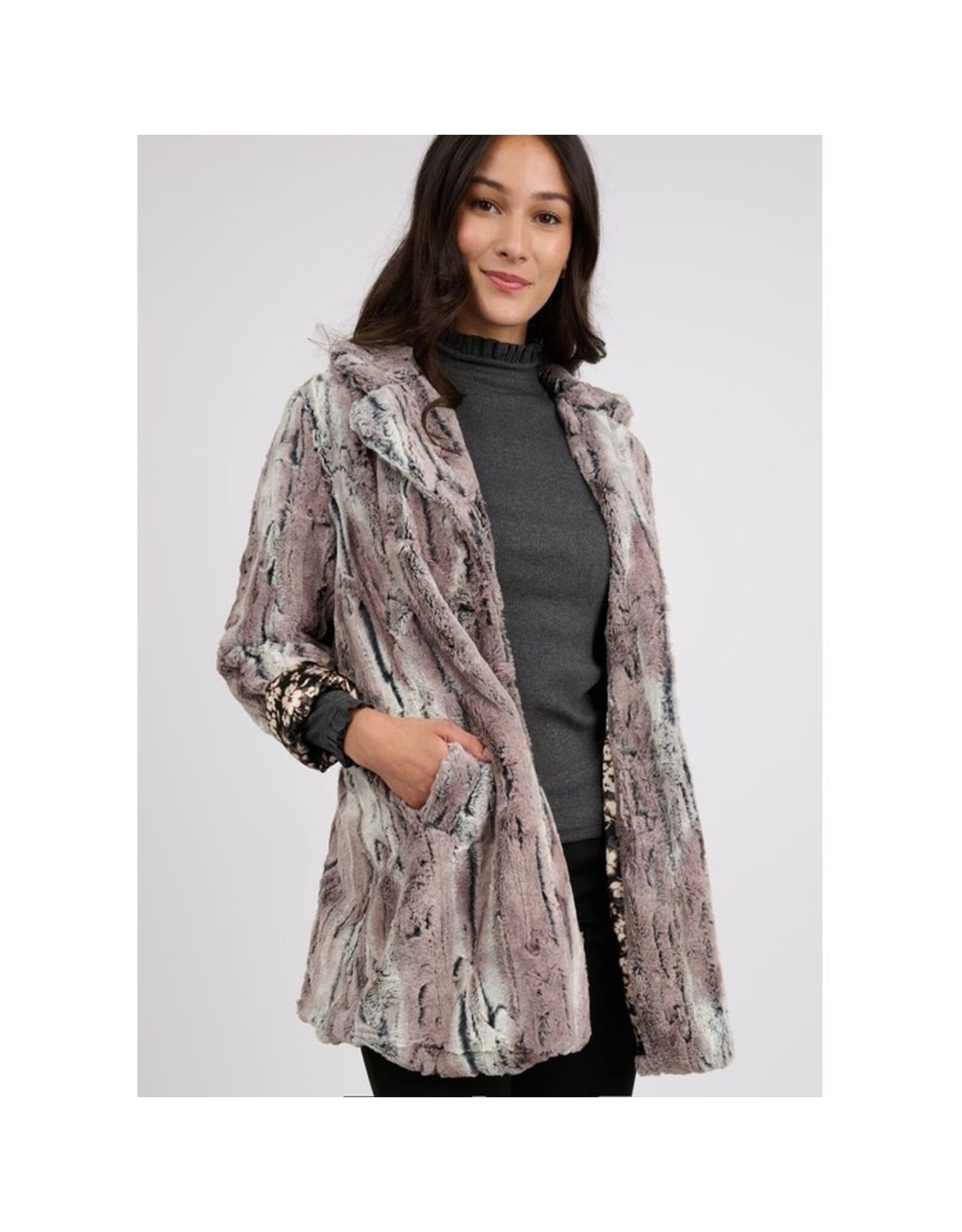 Ivy Jane Ivy Jane Faux Mountain Fox Coat