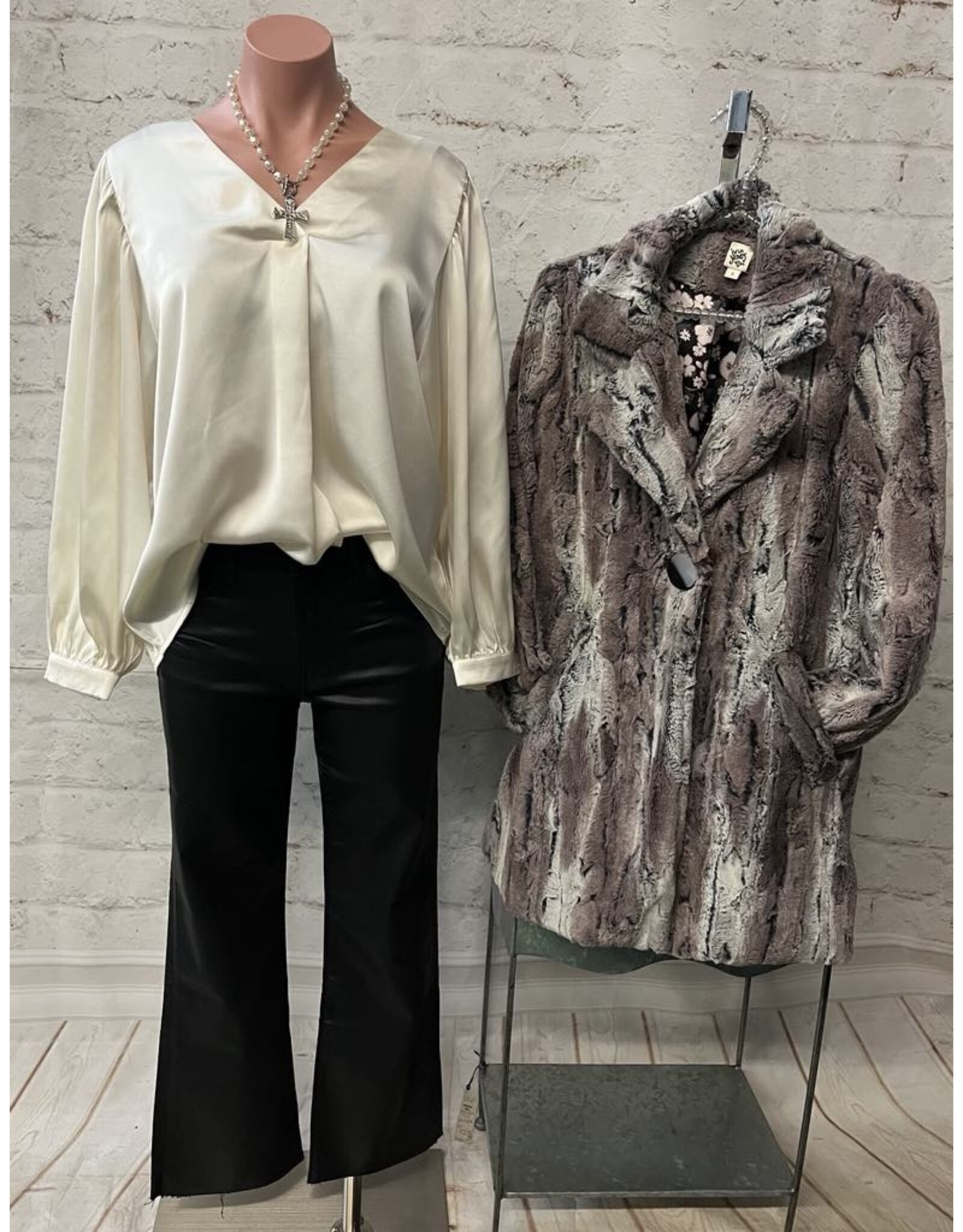 Ivy Jane Ivy Jane Faux Mountain Fox Coat