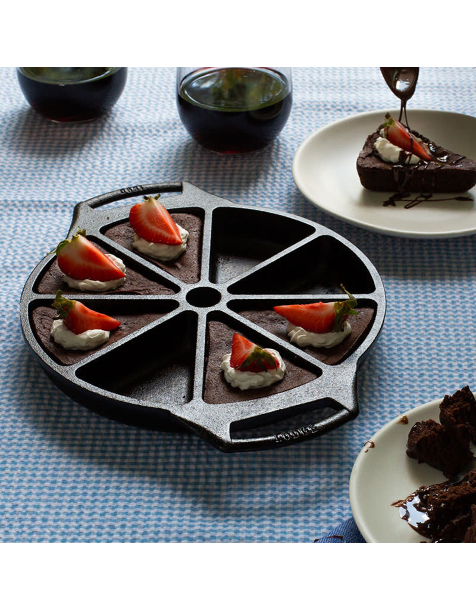Lodge Lodge Seasoned Cast Iron Wedge Pan