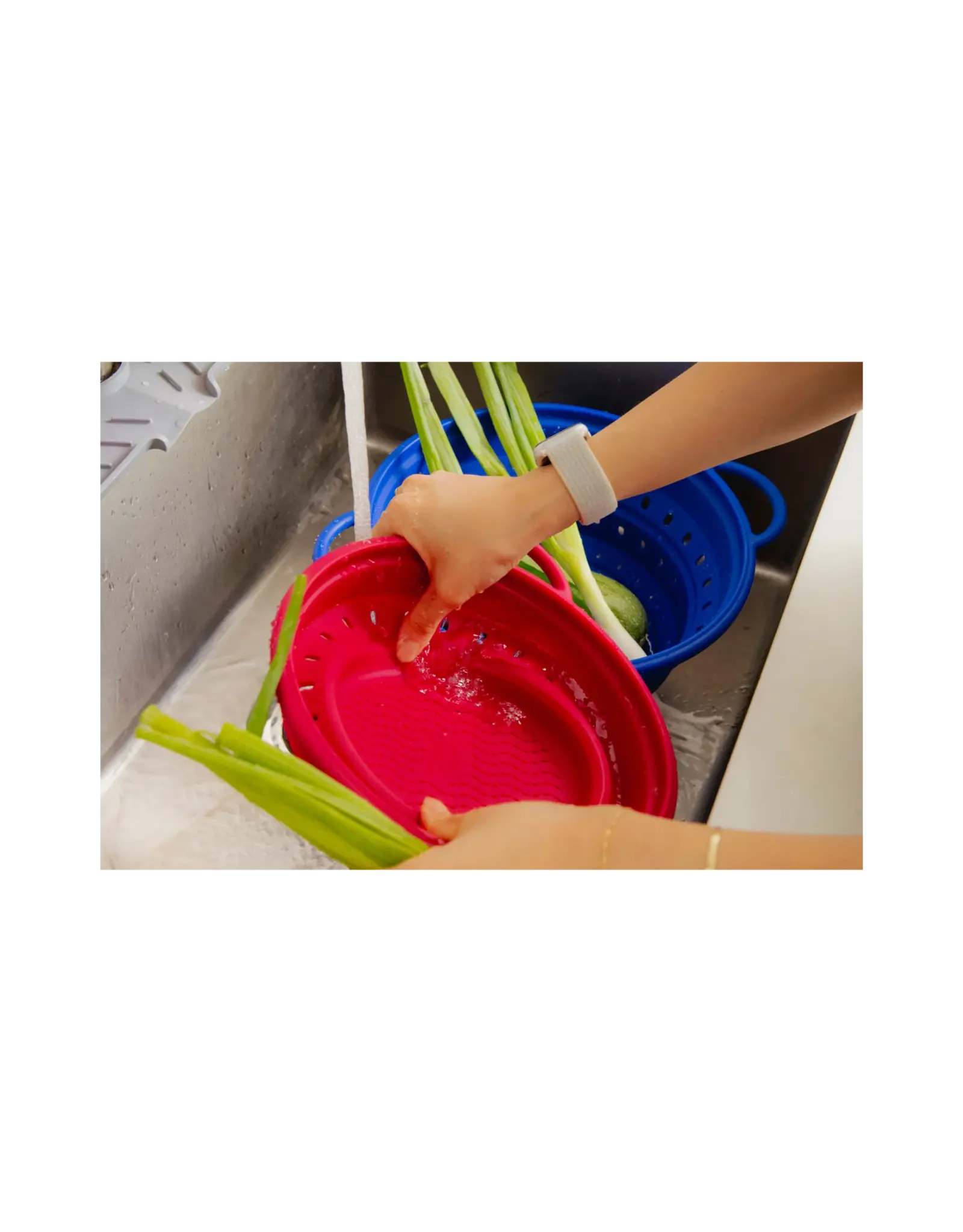 Great Jones Small Steamer/Colander- Raspberry