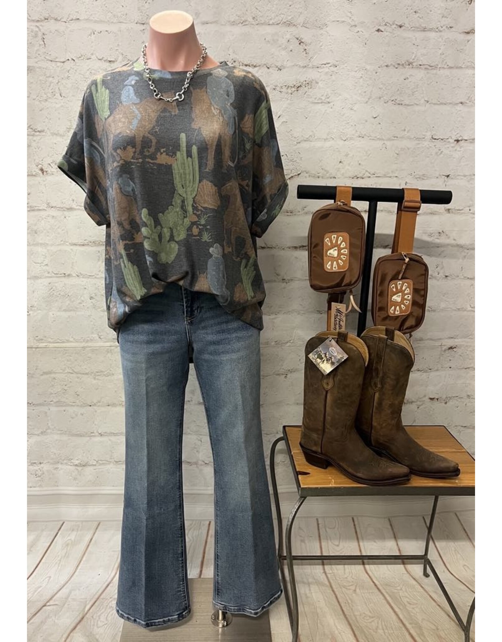 2 Fly Co. Dusty Desert Top