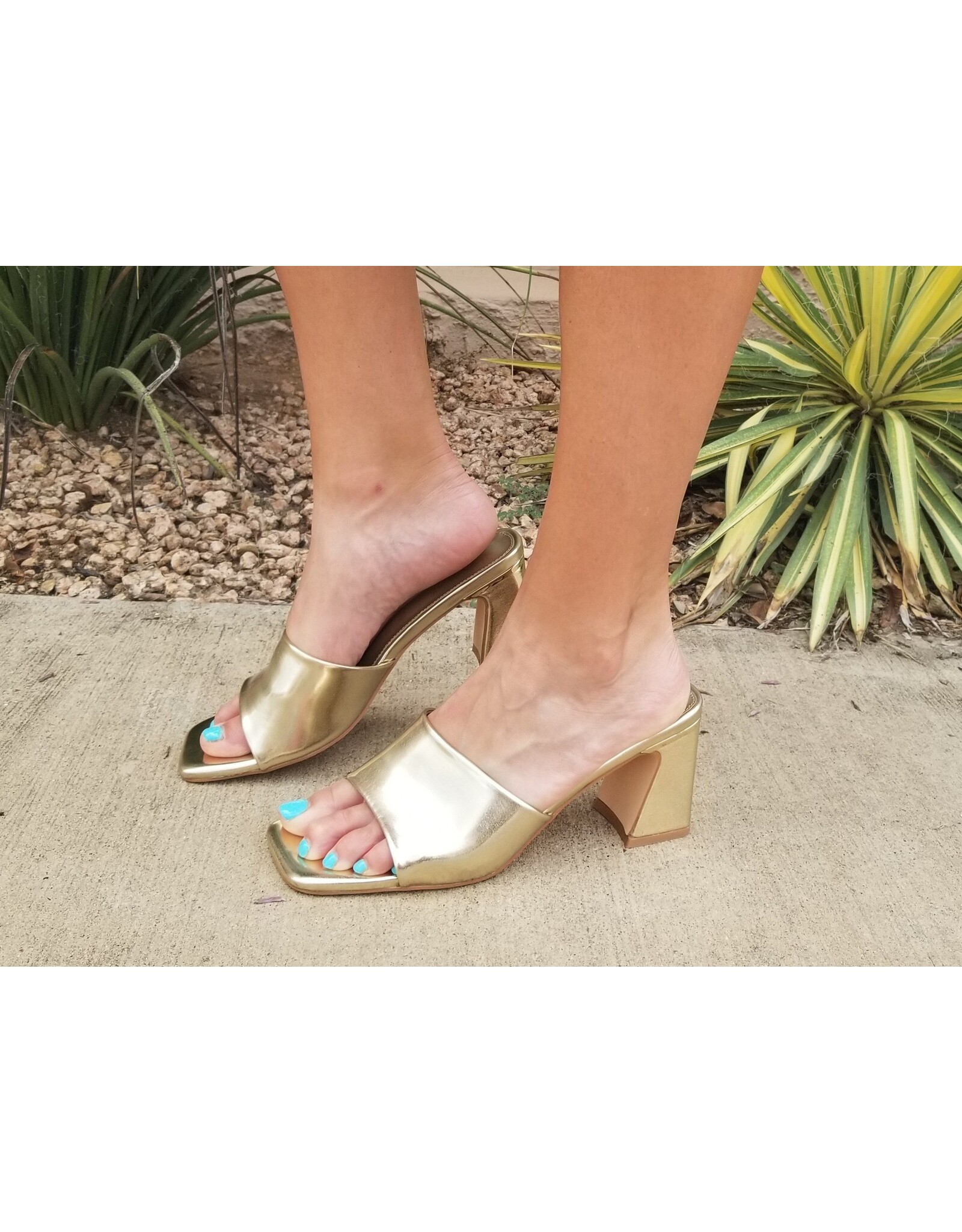 SOHO Chunky Heel Dress Sandal Gold