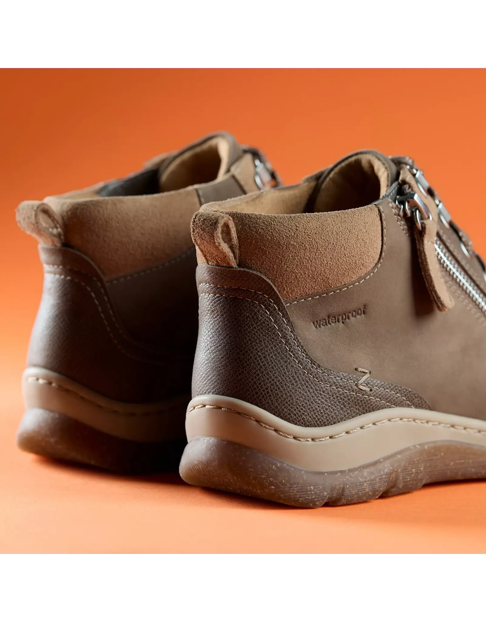 Clarks Clarks Orlene Top WP Dark Sand Nubuck