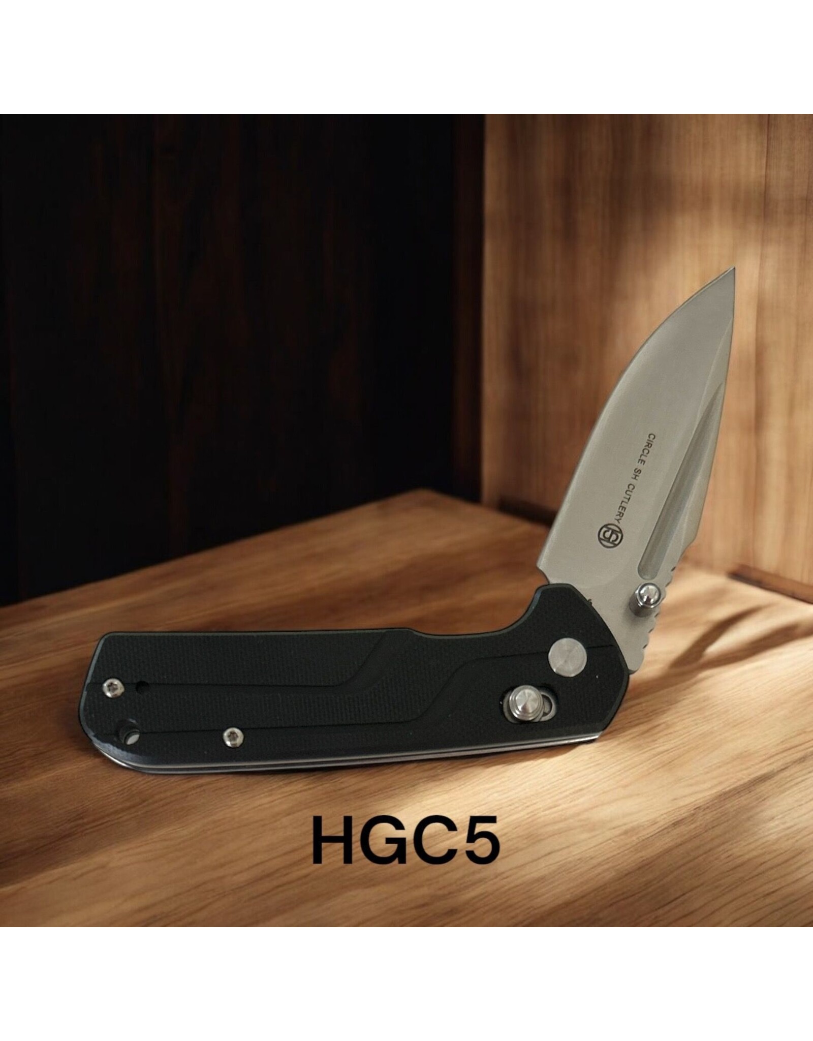 Circle SH Black Axis Lock Closed 3 7/8" Knife