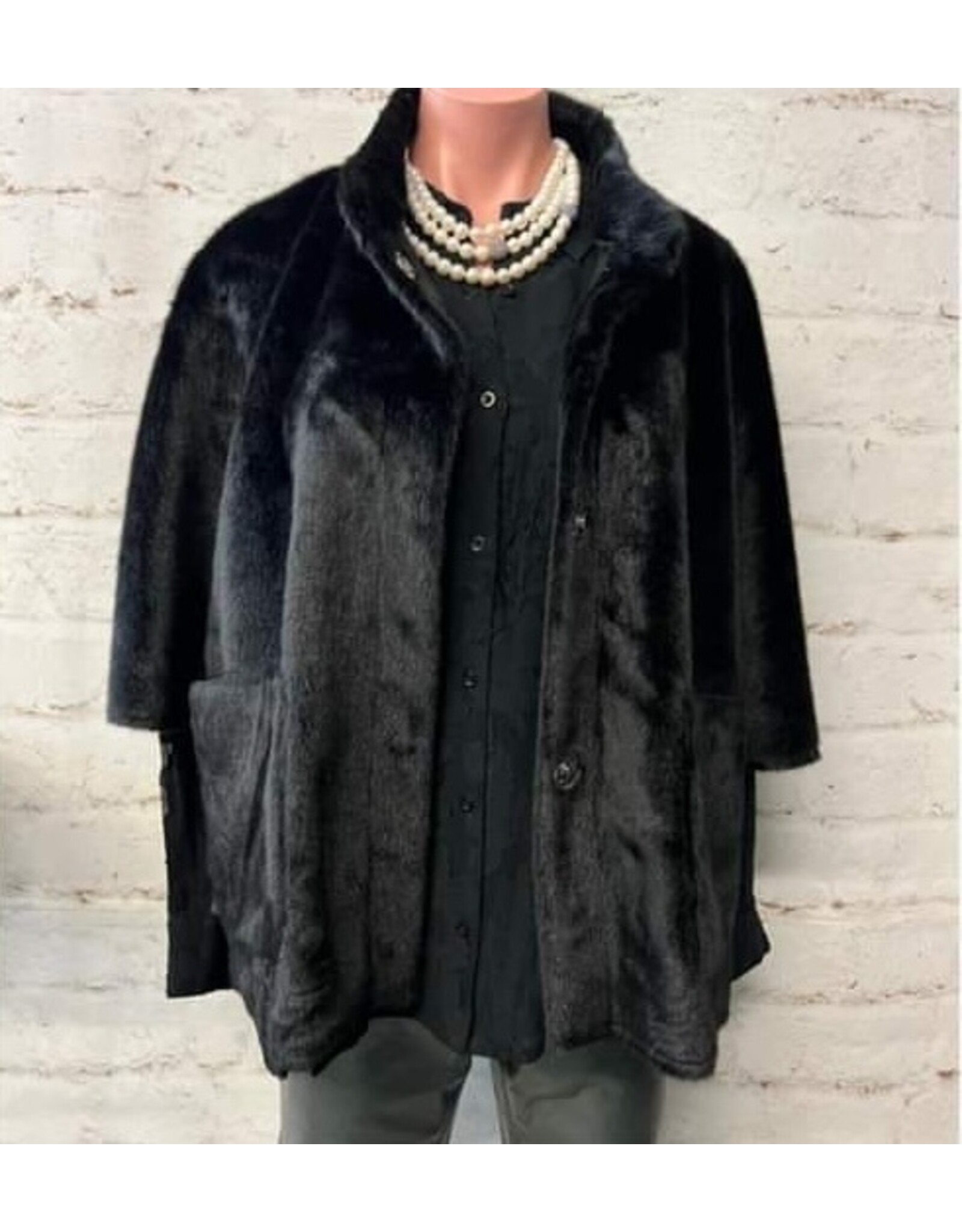 Ivy Jane Ivy Jane Faux Capelet Jacket