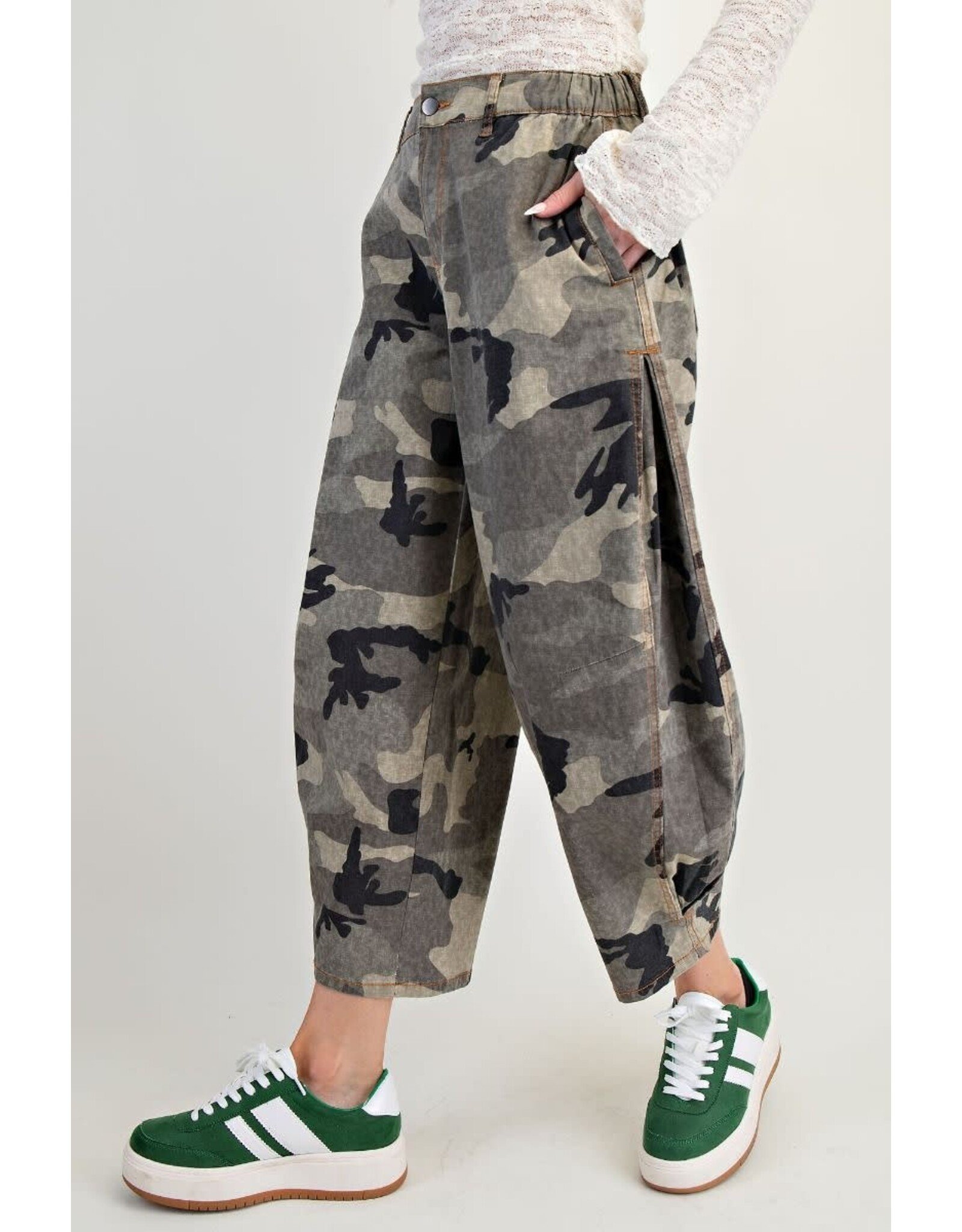 Winnie Washed Camo Twill Barrel Pants