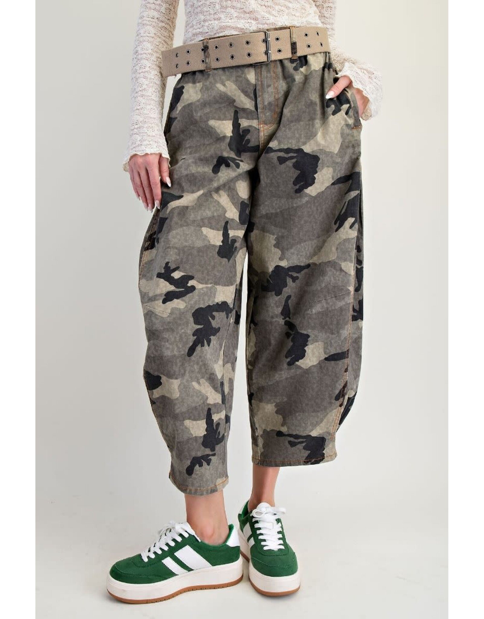 Winnie Washed Camo Twill Barrel Pants