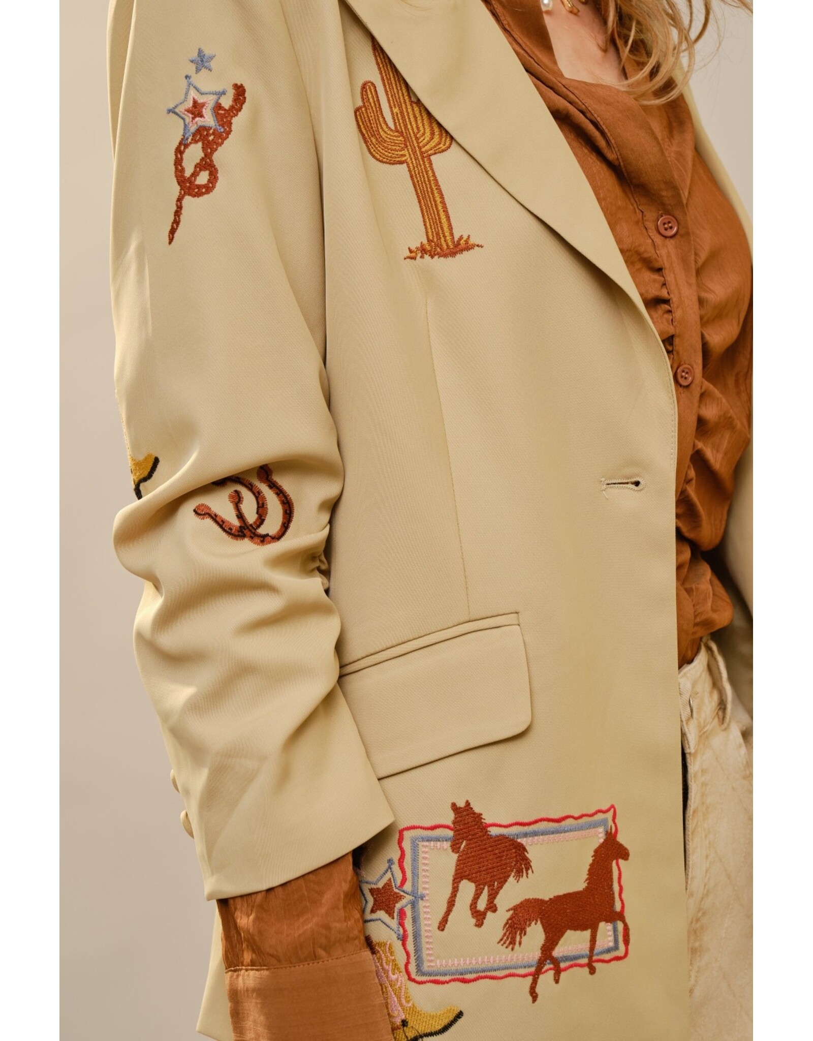 Dally Western Embroidery Ruched Sleeve Taupe Blazer