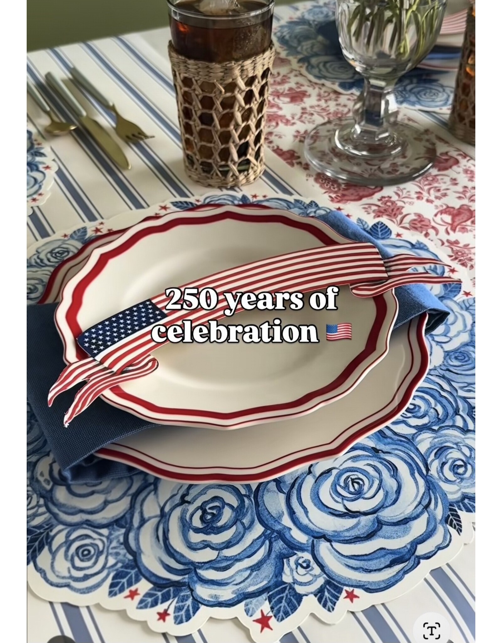 Hester & Cook Die-cut American Floral Wreath Placemat