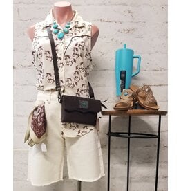 Panhandle Horse Print Sleeveless Snap