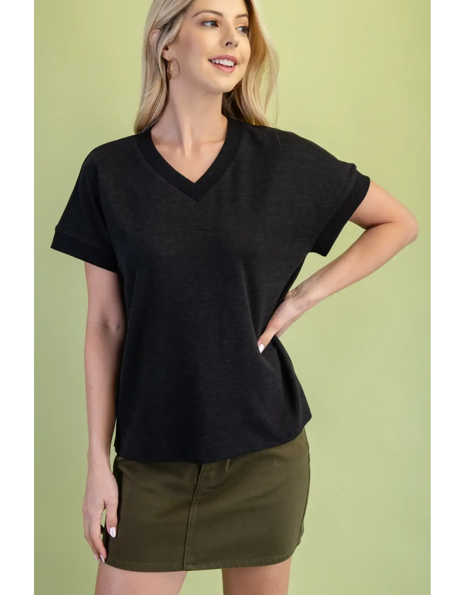 Nigella V-Neck Knit Shirt