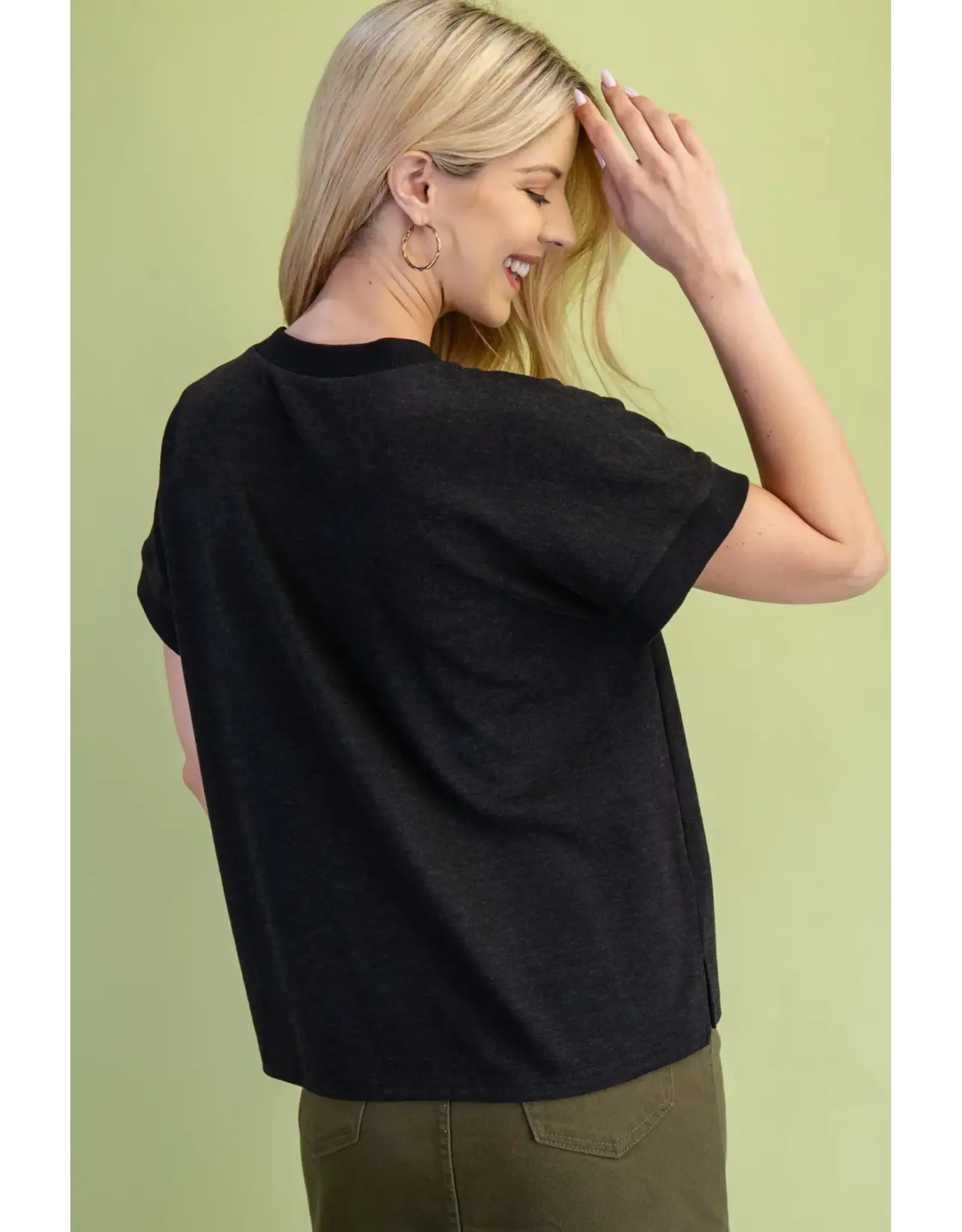 Nigella V-Neck Knit Shirt