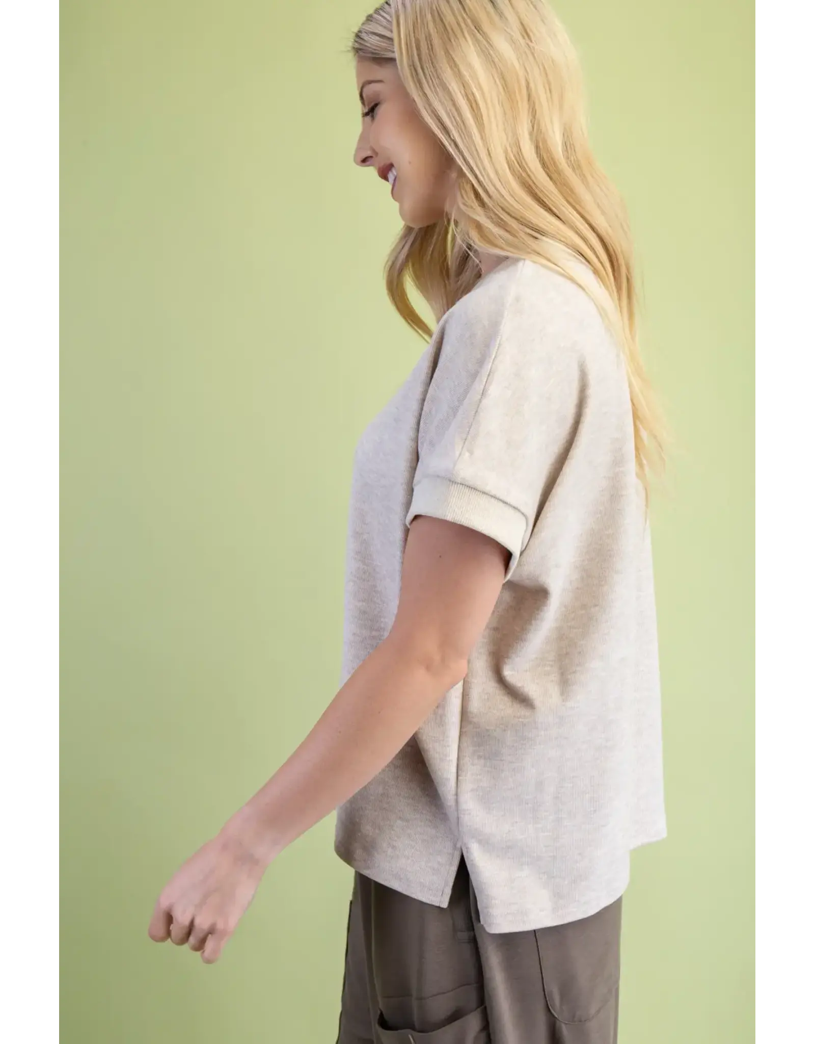 Nigella V-Neck Knit Shirt
