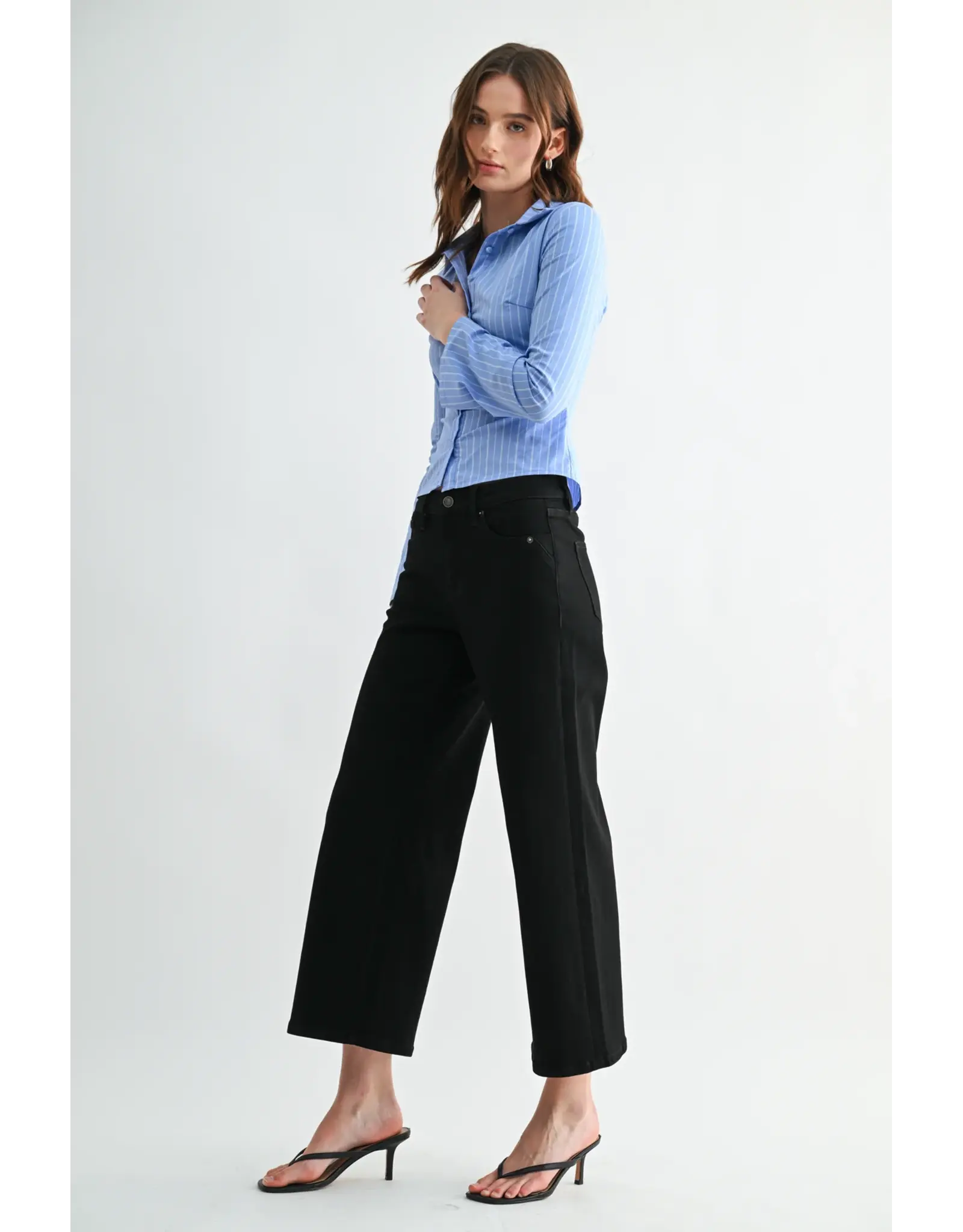 Madison Mid-Rise Wide Leg Crop Jean Woodsmoke
