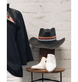 Marla Black Hat