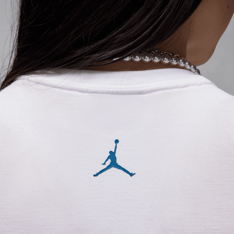 Wmns Air Jordan GFX Slim Crop Tee