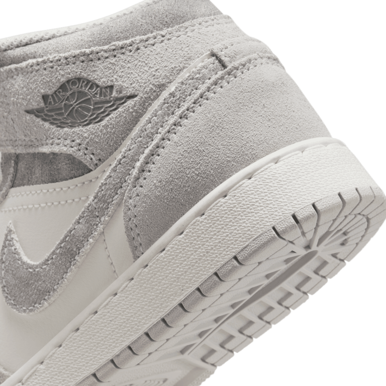 Air Jordan GS Air Jordan 1 Mid SE