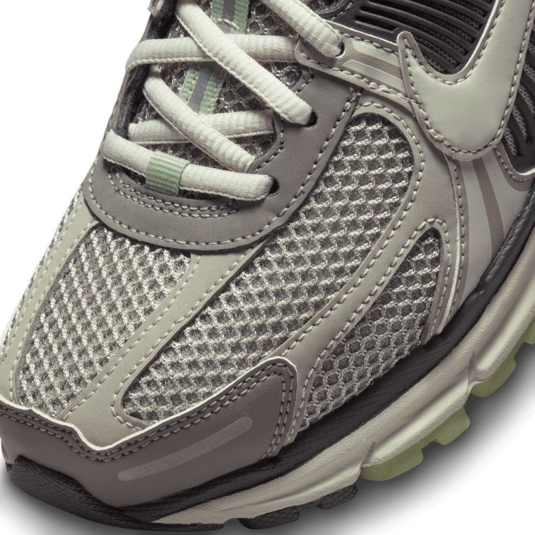Nike Wmns Nike Zoom Vomero 5