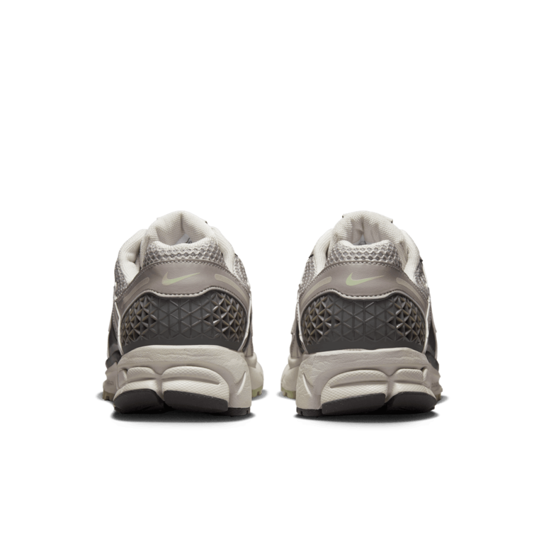 Nike Wmns Nike Zoom Vomero 5