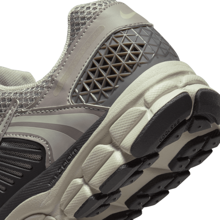 Nike Wmns Nike Zoom Vomero 5
