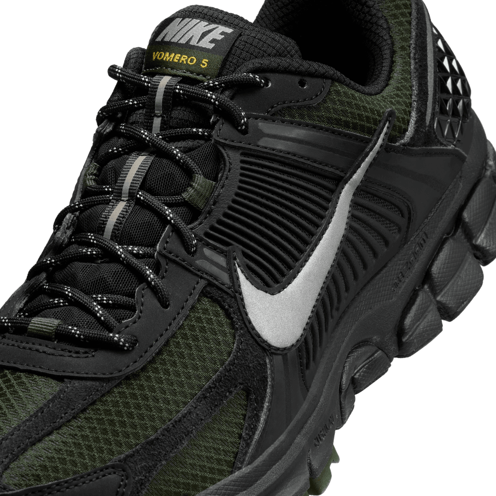 Nike Zoom Vomero 5 'Black/MET Pewter-Sequoia-Flat Pewter Nike Zoom Vomero 5 'Black/MET Pewter-Sequoia-Flat Pewter